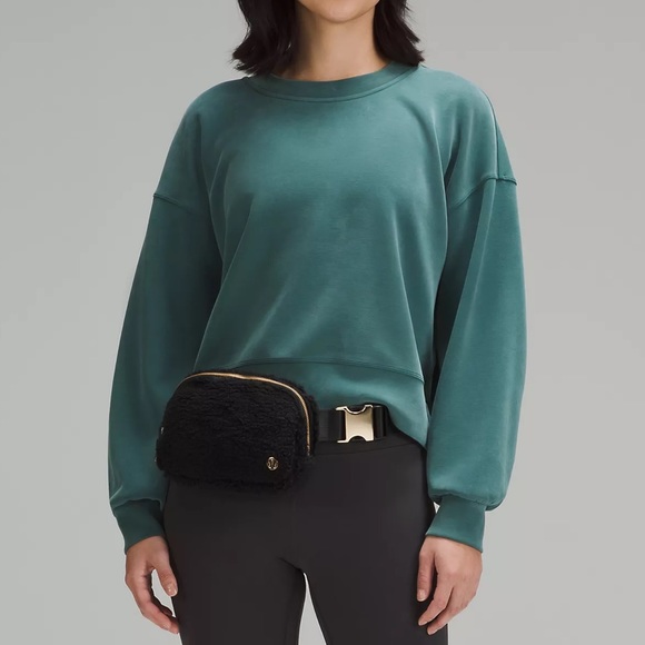 Lululemon Everywhere Fleece Belt Bag - Picture 5 of 6